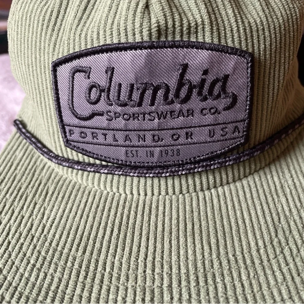 Columbia Green Corduroy Cap adjustable one size